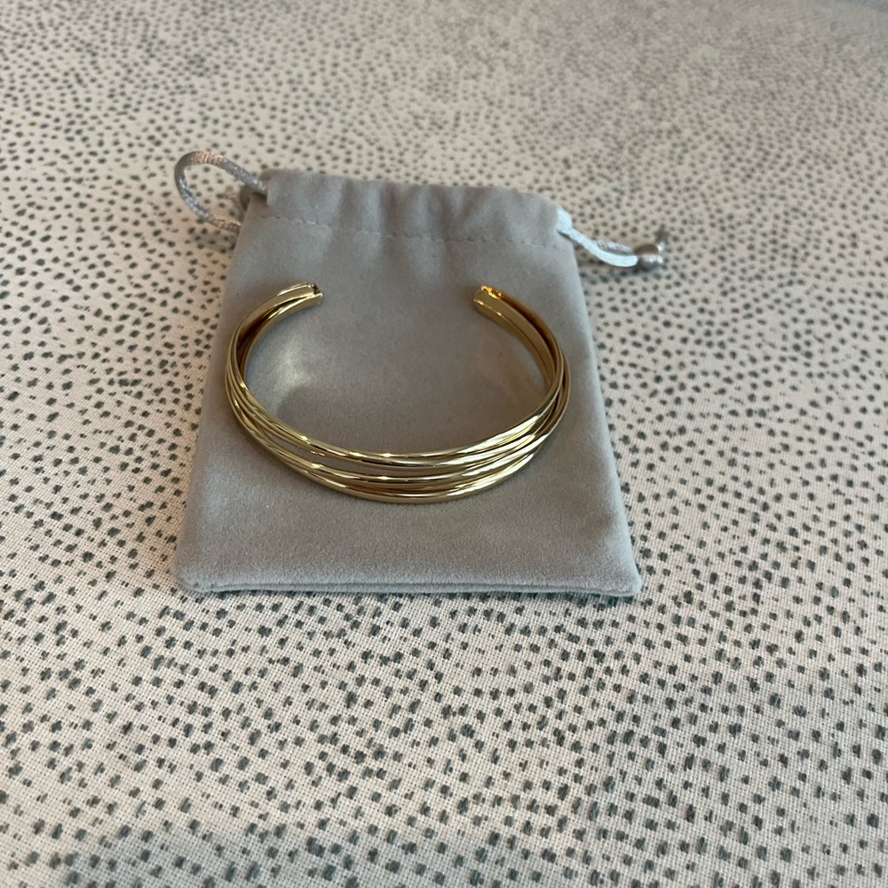 Gold plated cuff bracelet 💛